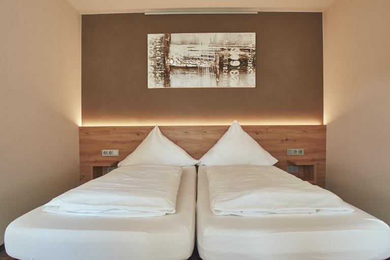 Bedroom 2, Hotel- Restaurant  Doppeladler, Kleve