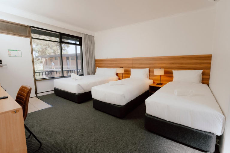 Bedroom 3, Canberra Park Motel, Canberra