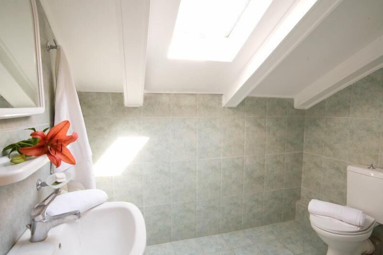 Bathroom 3, Pension Filoxenia, Ionian Islands