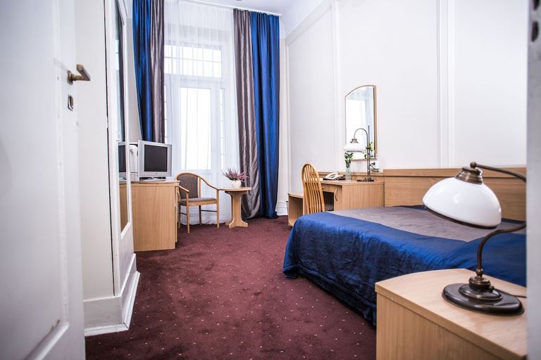 Bedroom 2, Hotel Grand, Łódź