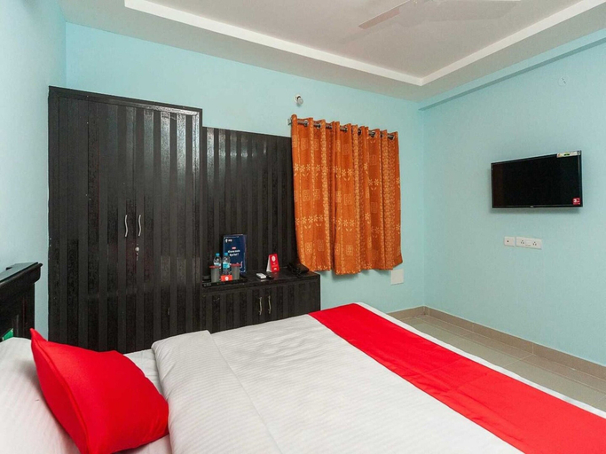 Room 5, Hotel O Tada Sri City, Nellore
