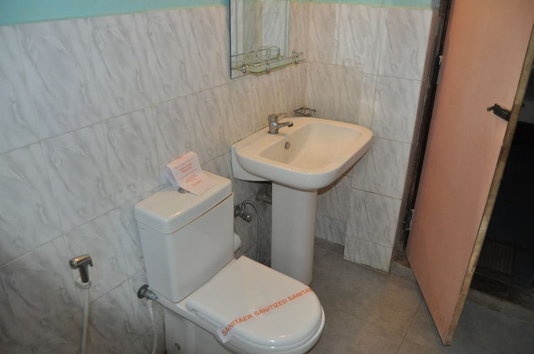 Bathroom 5, Nilketha Villa Eco Hotel, N. Palatha Central