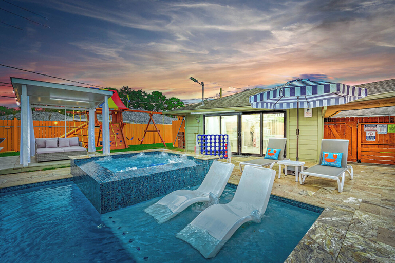 Pool 4, Empress Outdoor Luxury Villa, Houston