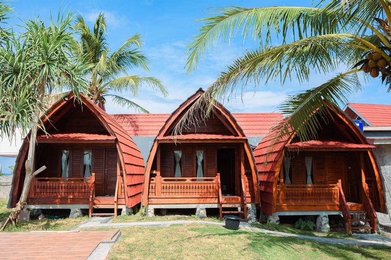 Exterior & Views 3, vila La-surf, West Lampung