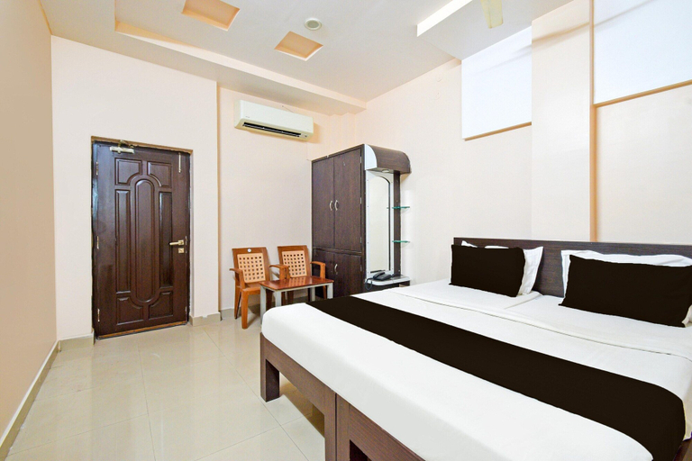 Room 3, Deluxe Nagamayuri Grand, Kurnool