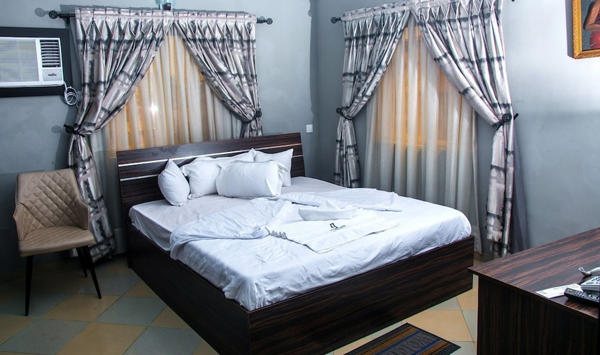Bedroom 3, Oragon Hotel and Suites, Ikeja