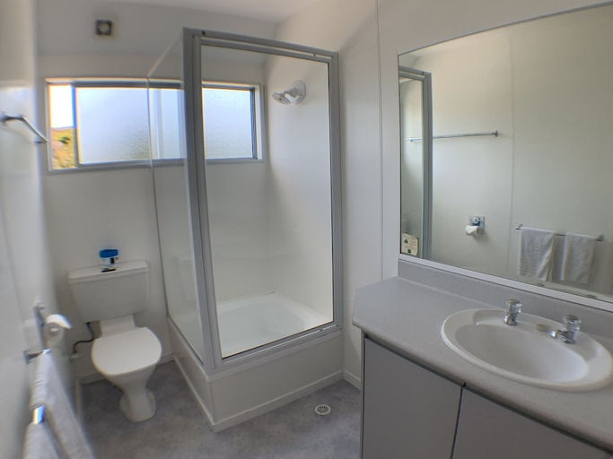 Bathroom 4, Aloha Seaview Resort Motel, Far North