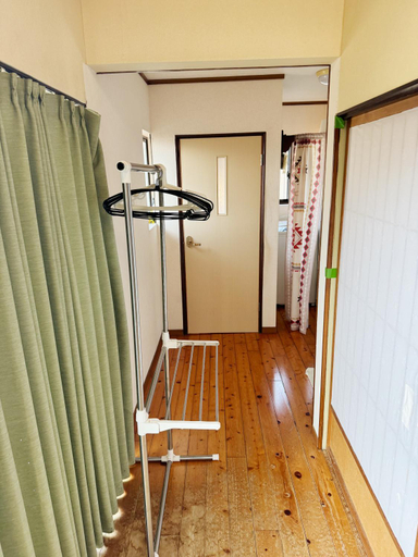 Bedroom 2, Ten yufu 湯布院温泉付き別荘!ゆのつぼ街道徒歩3分! 金鱗湖近く!光Wi-Fiあり!, Yufu