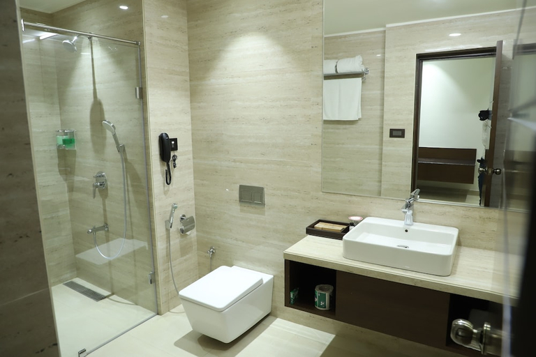 Bathroom 5, Welcomheritage Narmada Jacksons, Jabalpur