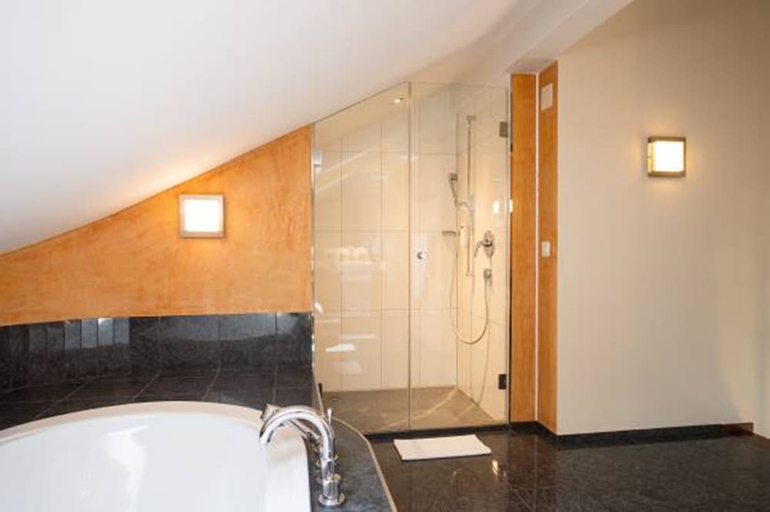 Bathroom 3, UTO KULM - Top of Zurich, Affoltern