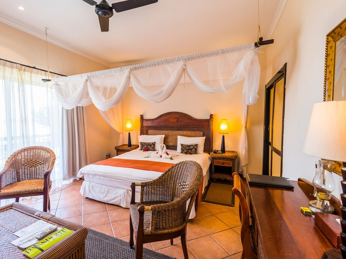 Bedroom 2, Chobe Marina Lodge, Chobe