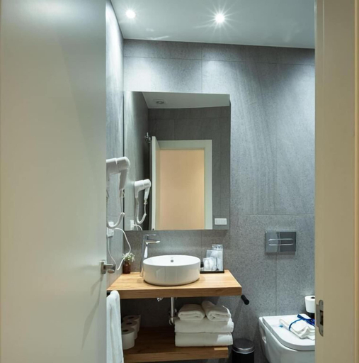 Bathroom 3, Terra Triana Apartments, Sevilla