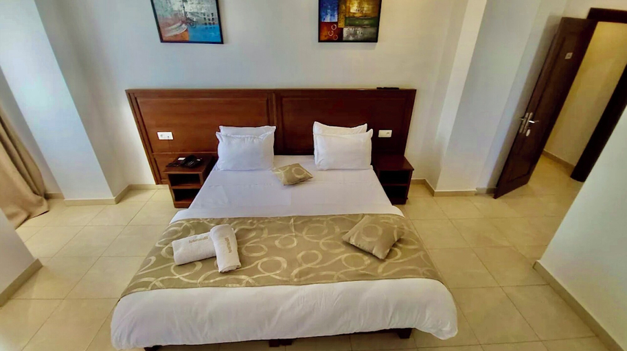 Others 4, Hotel Tassili II, Arzew