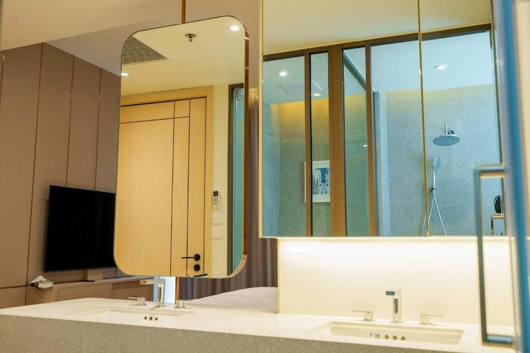 Bathroom 2, Luxury 2BR Sea View Apartment with Private Lift and Free Parking, Pattaya