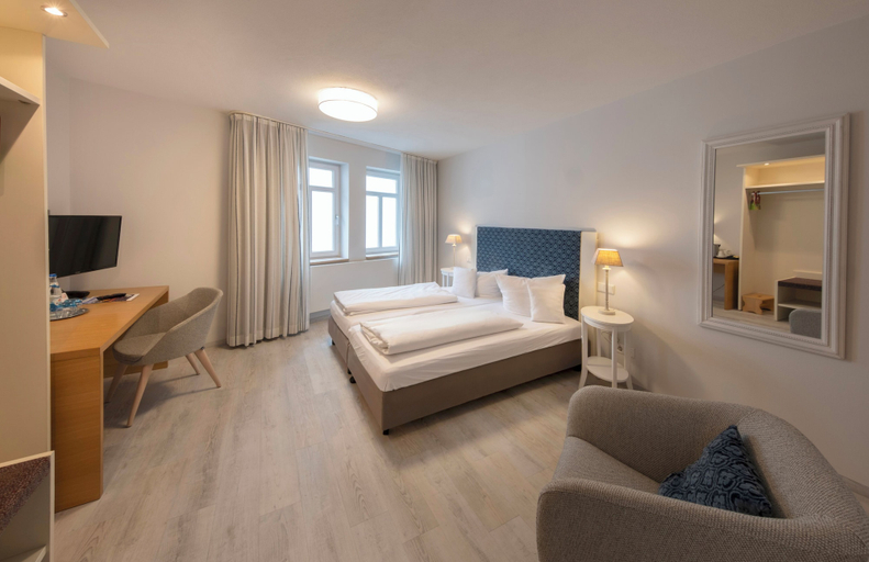 Bedroom 3, Flair Hotel Zum Storchen, Neustadt an der Aisch-Bad Windsheim