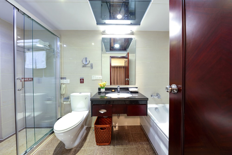 Bathroom, Guangzhou Sanyu Hotel, Guangzhou