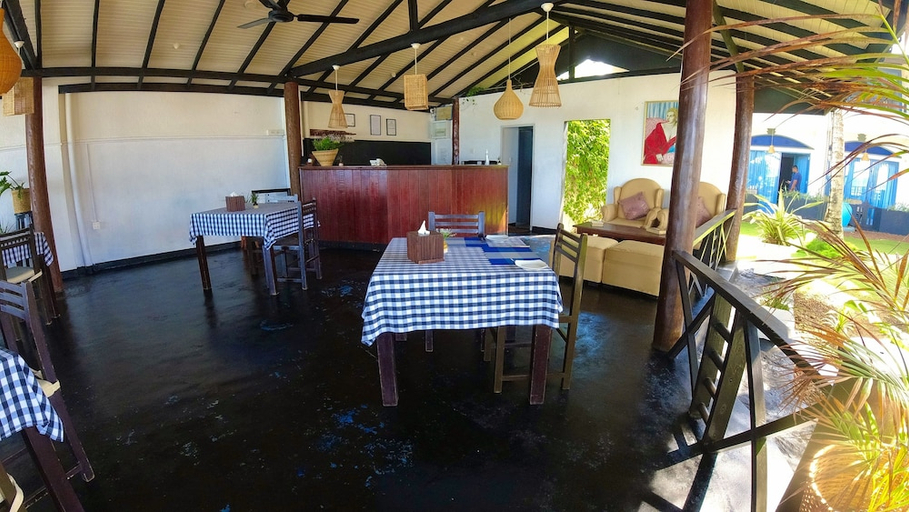 Food & Drinks 4, Dalawella Beach Resort, Habaraduwa