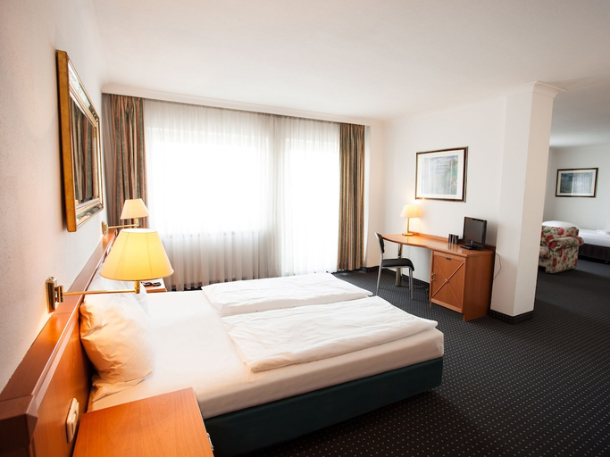 Bedroom 5, HansaDom Hotel Köln Central by Mayburgh, Köln