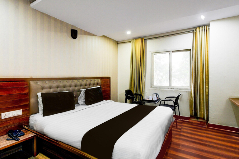 Room 3, Deluxehotel Surabhi Elite, Ranga Reddy