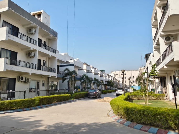 Exterior 2, Vrindavan Stays Near Burja Rd, Mathura