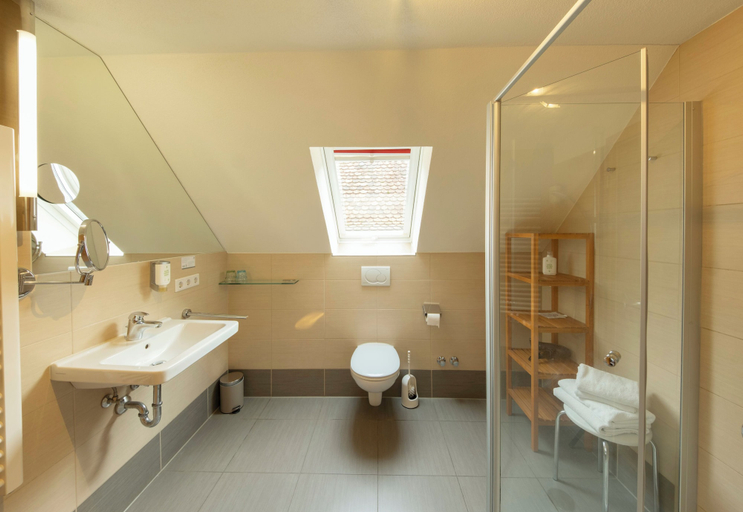 Bathroom 4, Flair Hotel Zum Storchen, Neustadt an der Aisch-Bad Windsheim