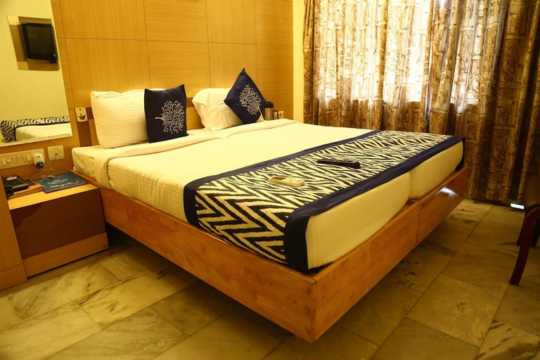 Bedroom 3, Nayagara Hotels, Chennai