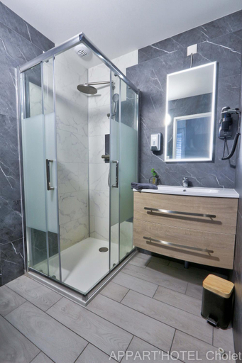 Bathroom, Appart' hotel Cholet, Maine-et-Loire