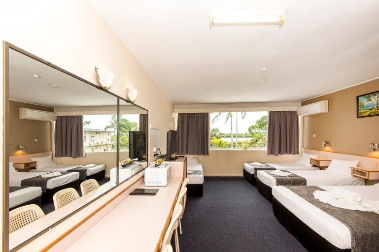 Bedroom 2, Mid City Motor Inn, Mackay - Pt A