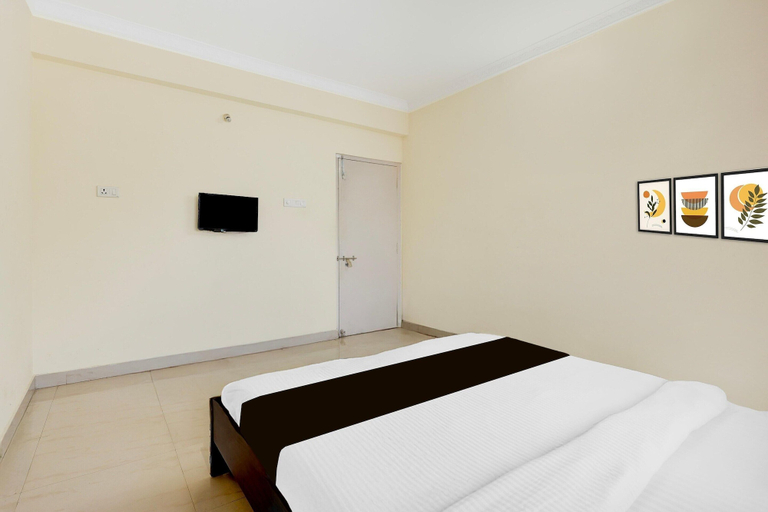 Room 3, Deluxe Stay Luxury Service Apartments, East Godavari
