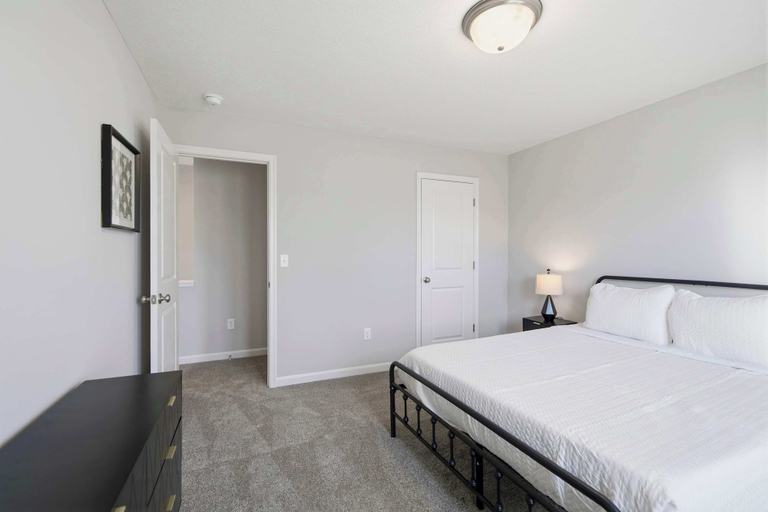Room 4, The Creation Station 5bdr, Logan