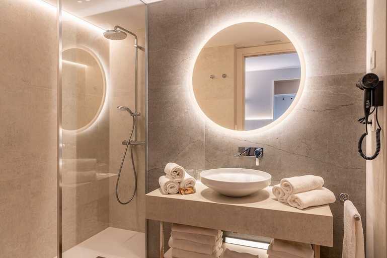 Bathroom 4, Aparthotel Costa Encantada, Girona