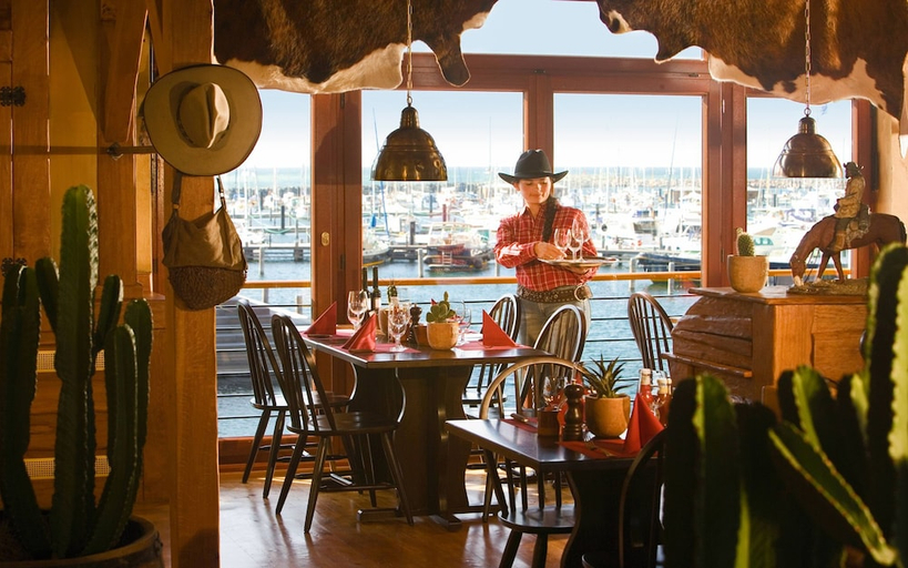Food & Drinks 5, Yachthafenresidenz Hohe Duene, Rostock