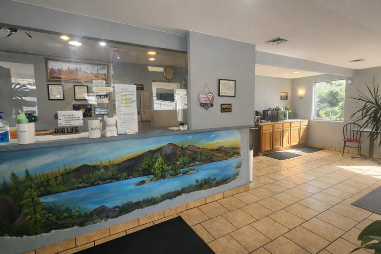 Public Area 2, Budget Host Sierra Inn, Yavapai