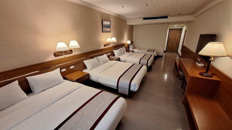 Bedroom 4, Cheng Pao Hotel, Nantou