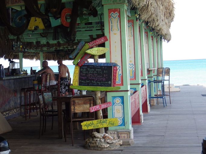 Food & Drinks, Aruba Cunucu Residence