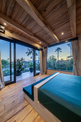 Sport & Beauty 4, Villa Simba 4 BR Canggu Walking Distance to Beach, Badung