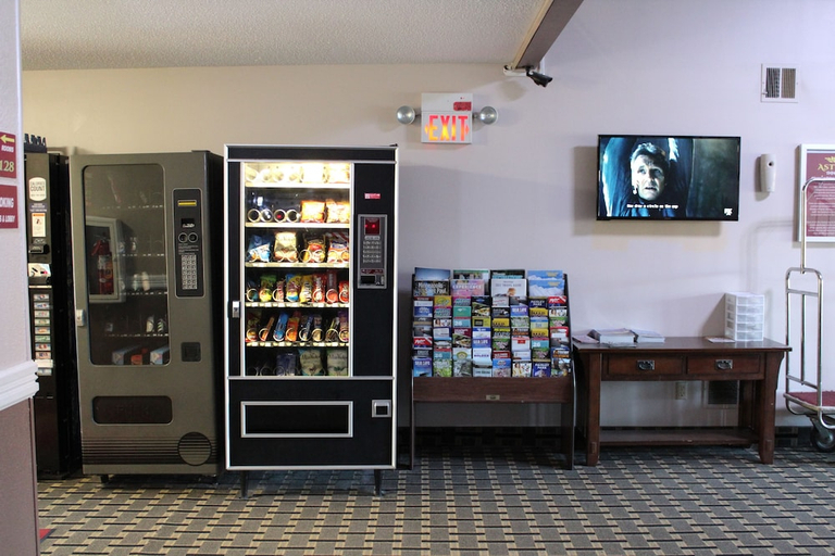 Food & Drinks, Coratel Inn and Suites Maple Grove, Hennepin