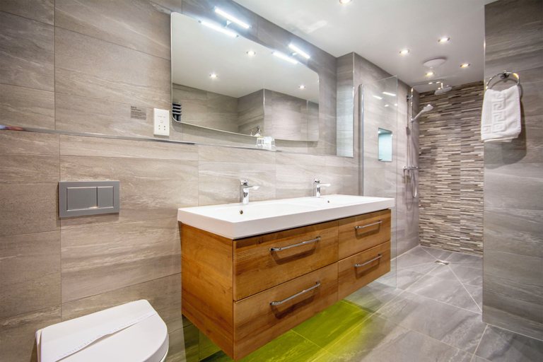Bathroom 4, Merrion Hotel, Conwy