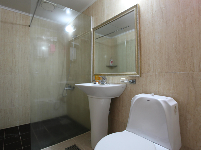 Bathroom 5, Monaco Hotel, Jeju