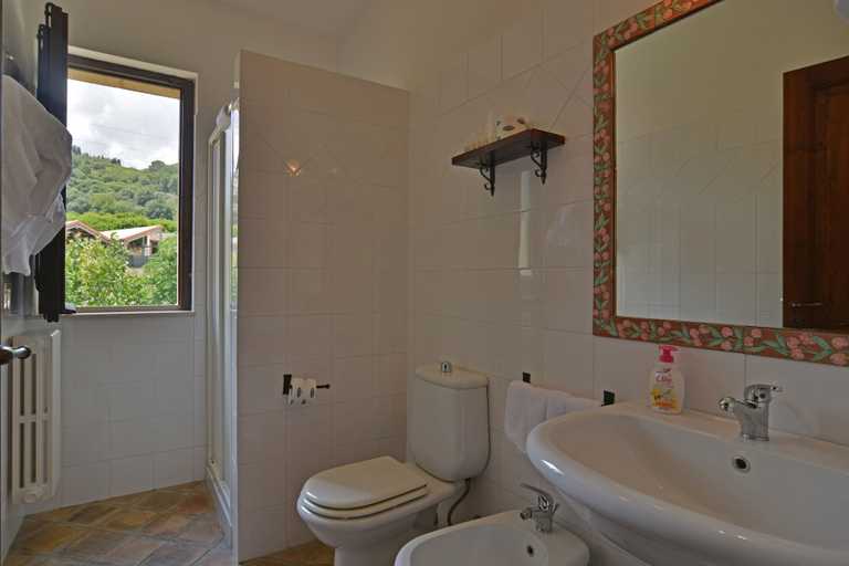 Bathroom 4, Casale Delle Rose, Catania