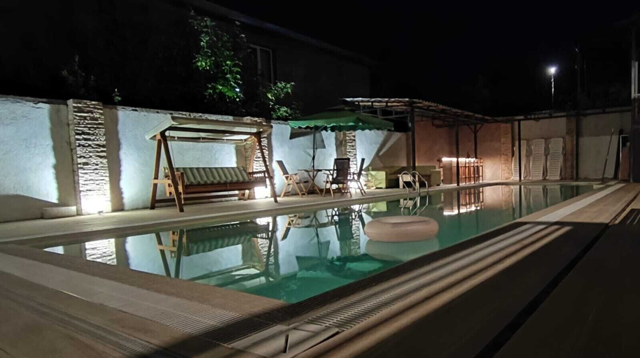 Pool, Kaya Georgia, Telavi