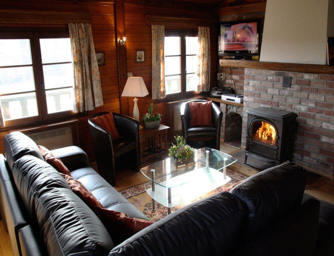 Others 1, Longfaye Chalet with Sauna, Liège