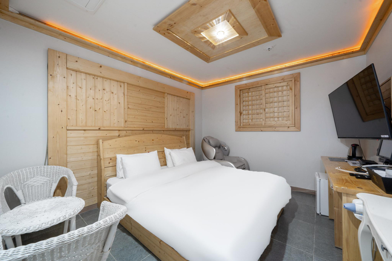Bedroom 2, Jeungpyeong Buddy Buddy, Goesan