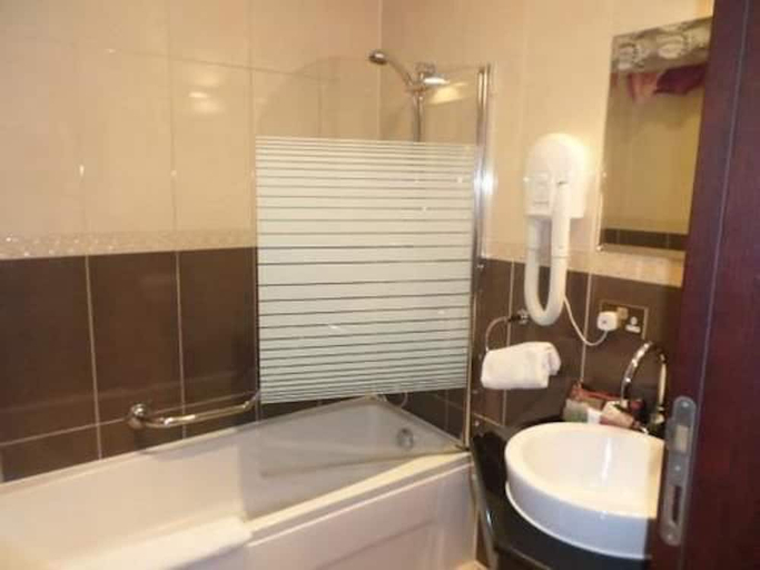Others 5, Chesney Hotel, Eti-Osa