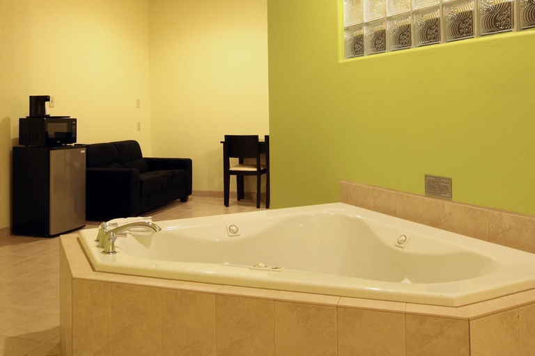 Bathroom, Guest Inn San Benito Harlingen, Cameron