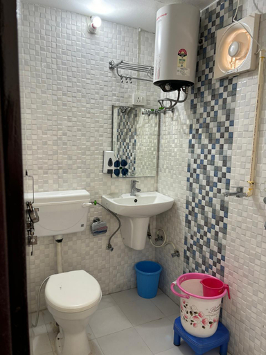 Bathroom, The Plum Cottage, Nainital