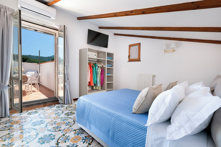 Room 2, YourHome - Jolly Pini, Napoli