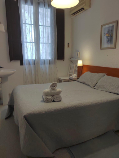 Bedroom 4, Hostal Dragonflybcn, Barcelona