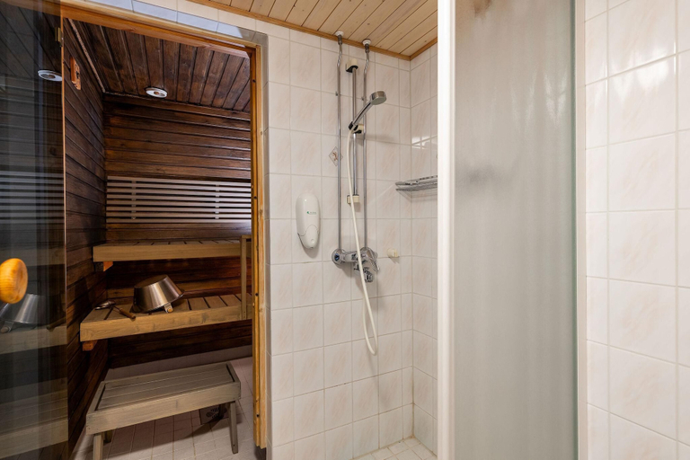 Bathroom 4, Santa's Hotel Tunturi, Lapland