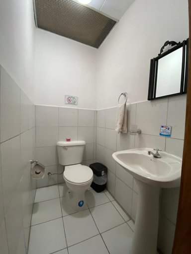 Bathroom, Mia Leticia B&B, Quito